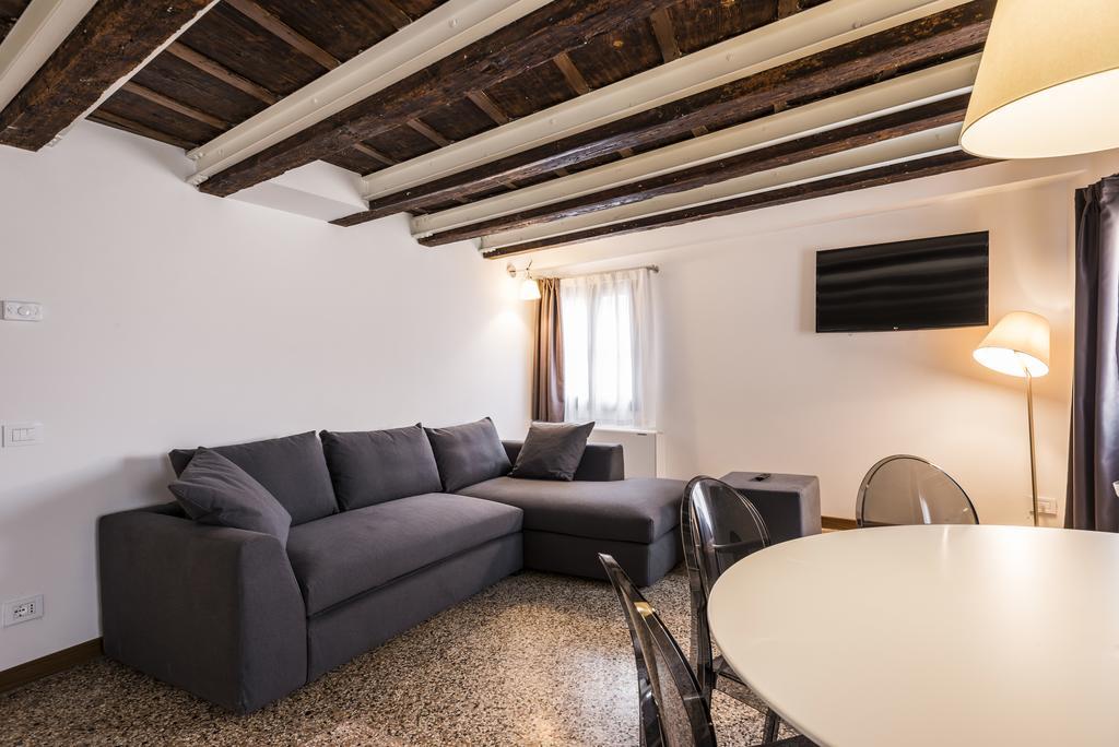 Myplace Campo Santa Margherita Apartments Βενετία Εξωτερικό φωτογραφία