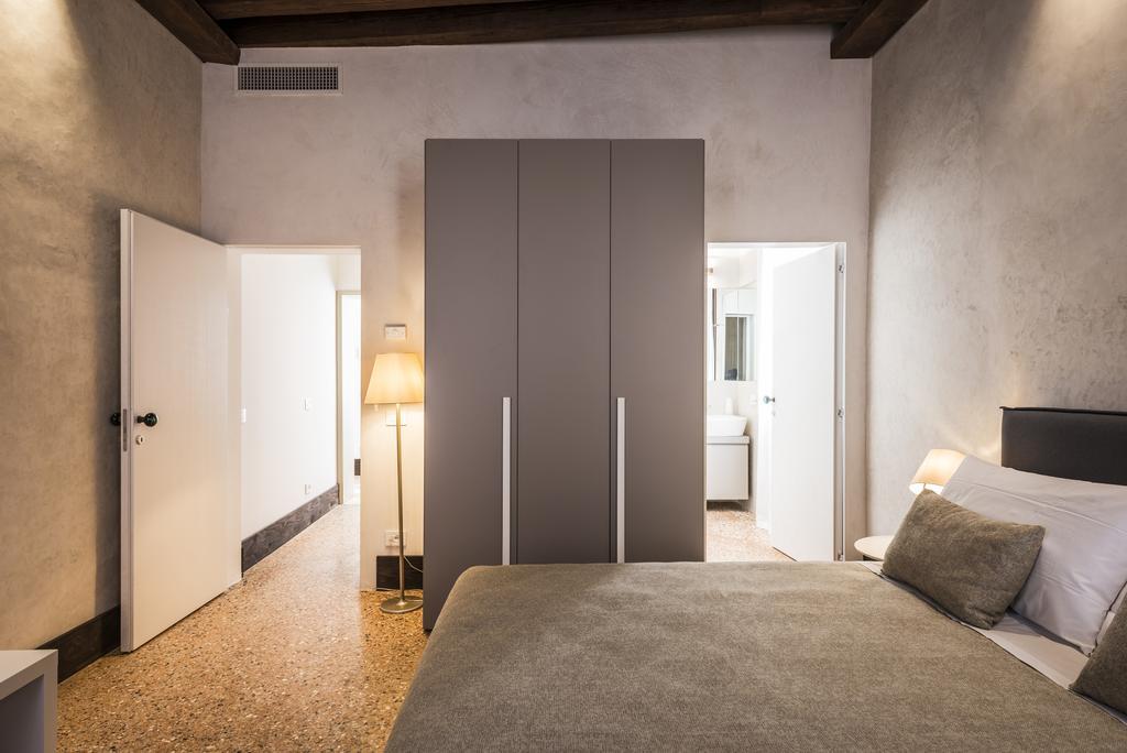 Myplace Campo Santa Margherita Apartments Βενετία Εξωτερικό φωτογραφία