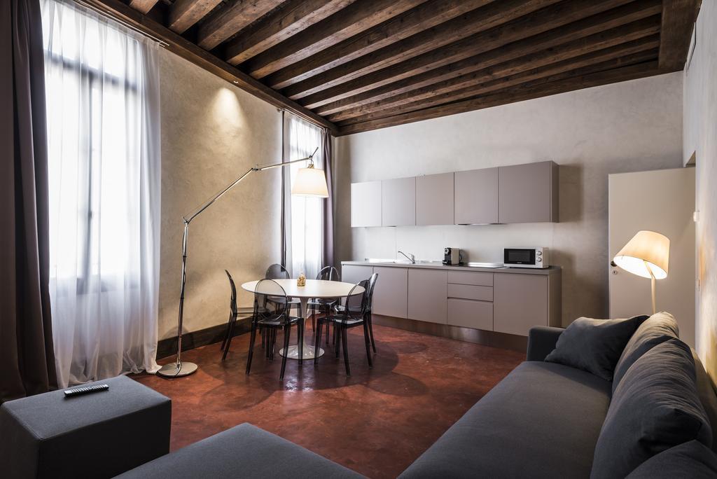 Myplace Campo Santa Margherita Apartments Βενετία Εξωτερικό φωτογραφία