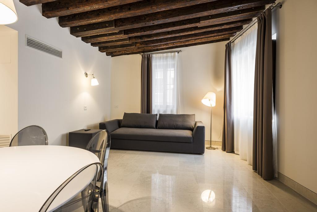 Myplace Campo Santa Margherita Apartments Βενετία Εξωτερικό φωτογραφία