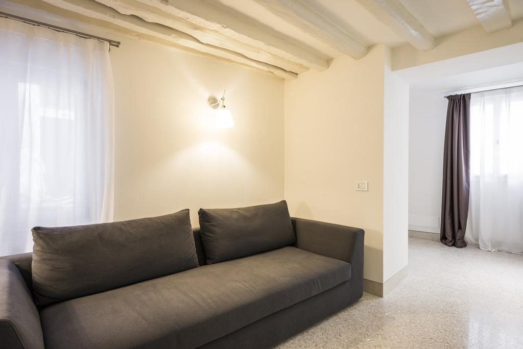 Myplace Campo Santa Margherita Apartments Βενετία Εξωτερικό φωτογραφία